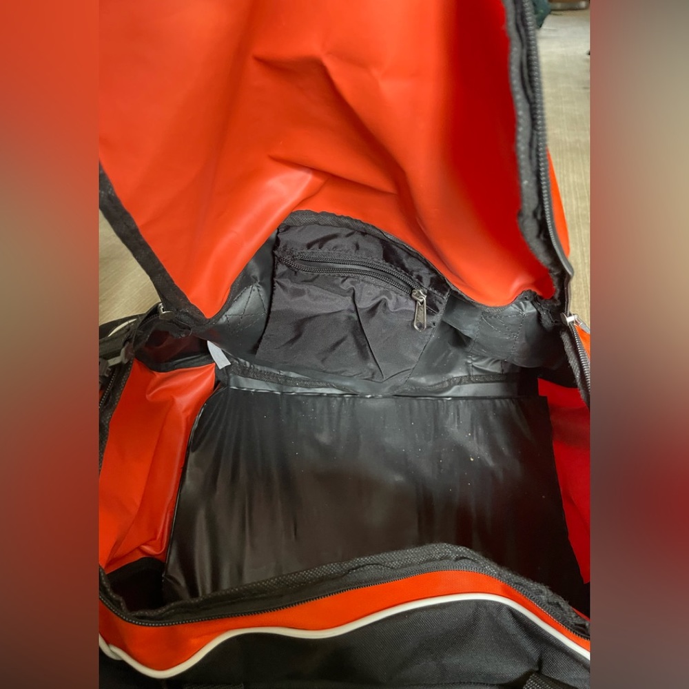 Duffle/gym bag. - Picture 4 of 5